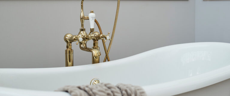 From wall art made withbath-time crayons